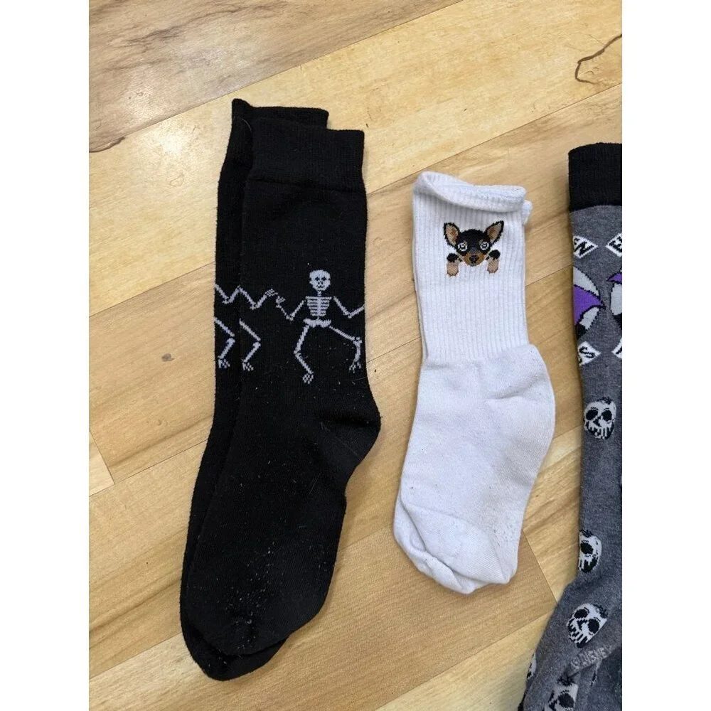 lot of seven women’s Halloween crew socks
